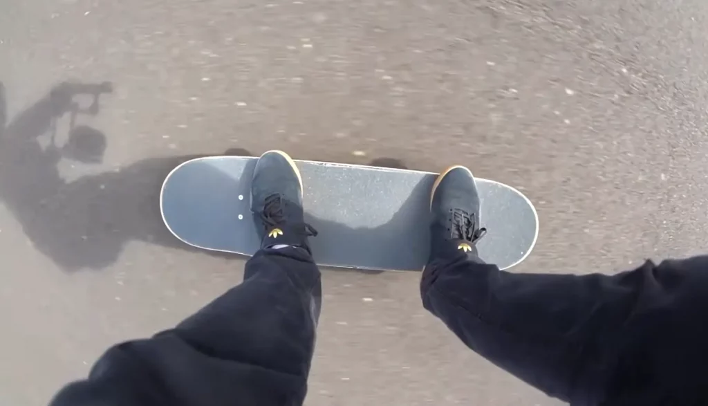 best way to hold a skating deck