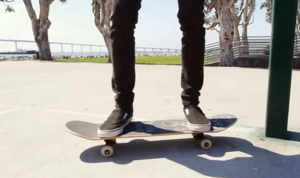 beginner skateboard foot position
